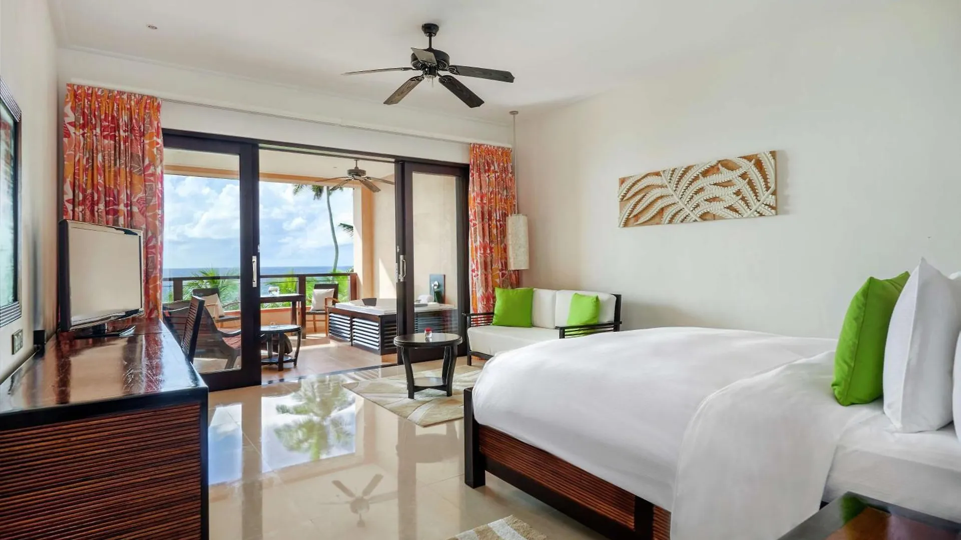 Doubletree By Hilton Seychelles Allamanda Resort & Spa Takamaka 4*,  Seychelles