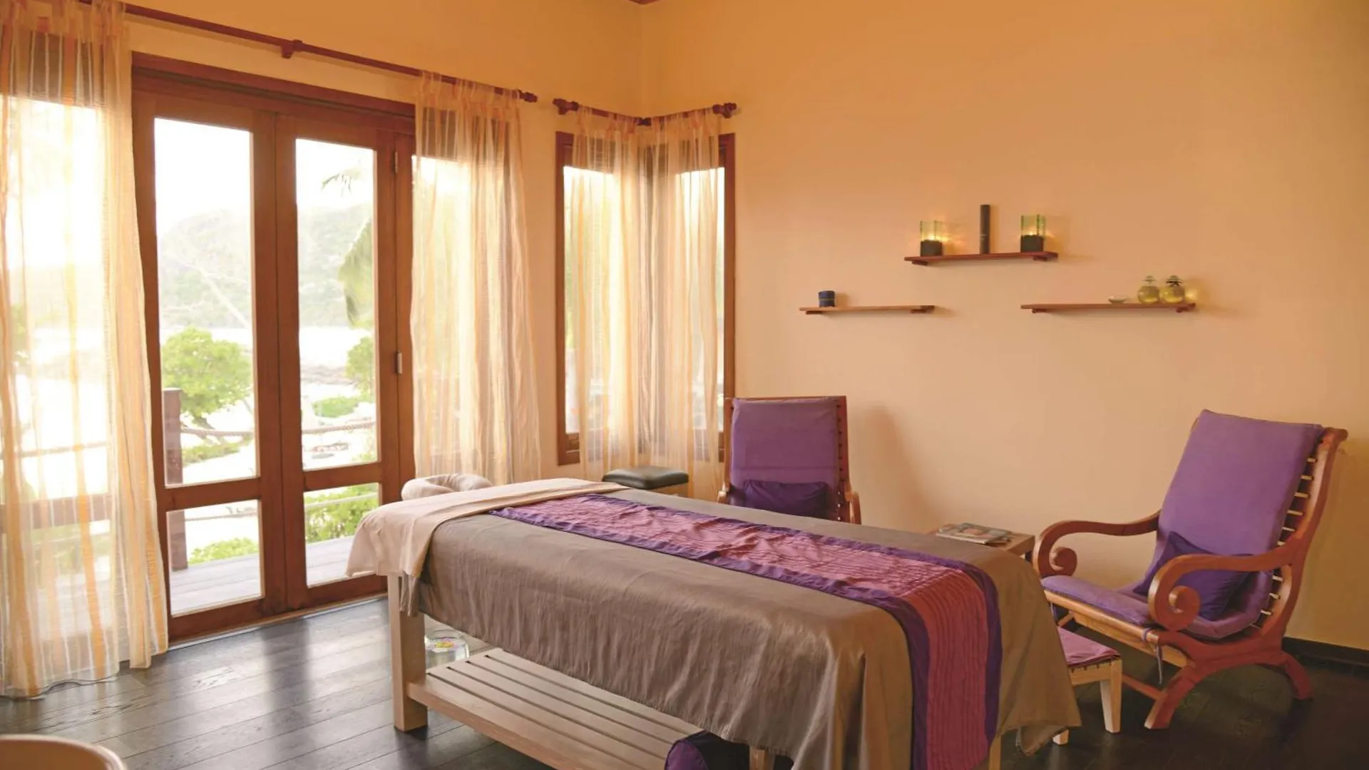 Doubletree By Hilton Seychelles Allamanda Resort & Spa Takamaka 4*,  Seychelles
