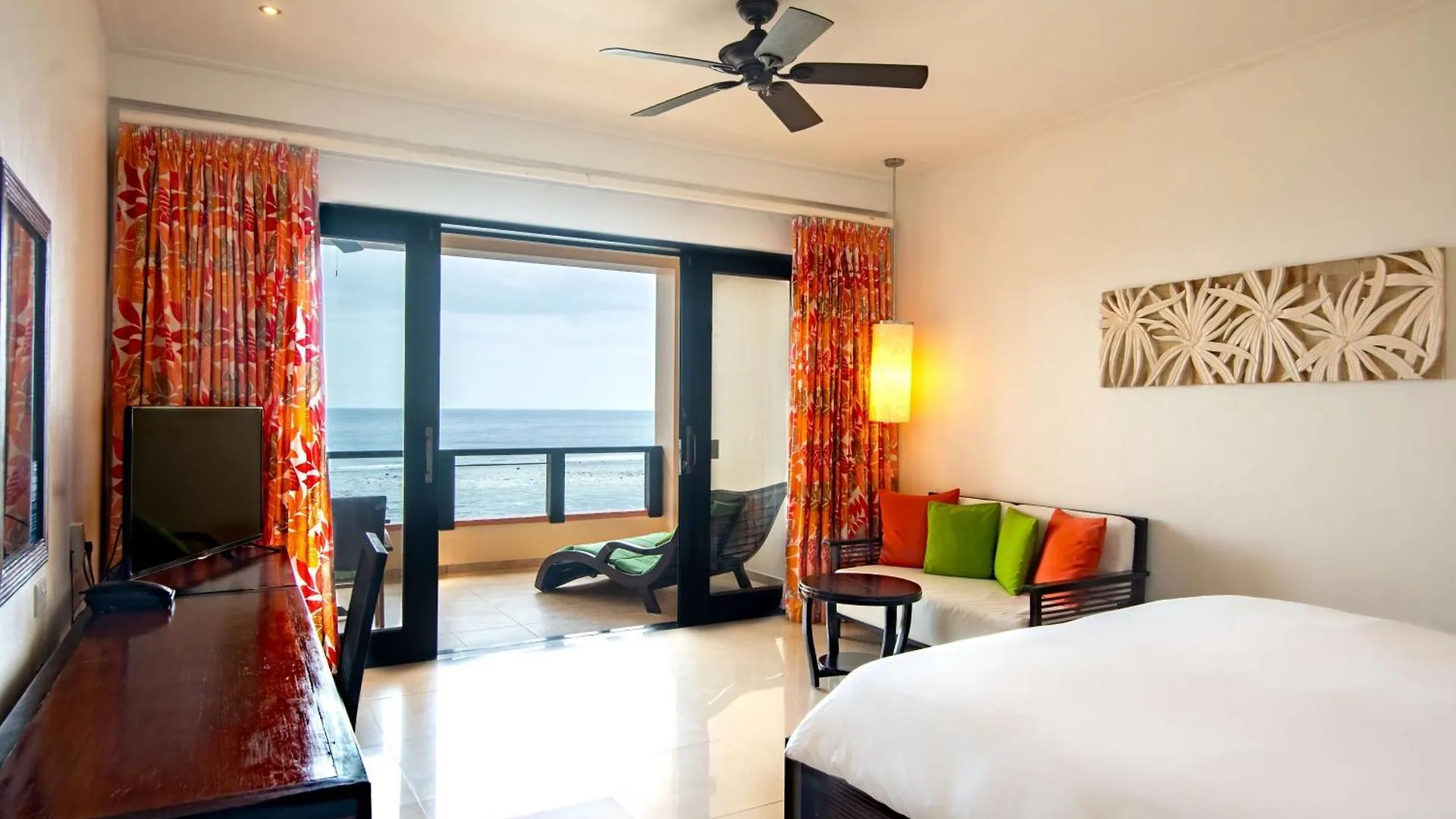 Doubletree By Hilton Seychelles Allamanda Resort & Spa Takamaka 4*,