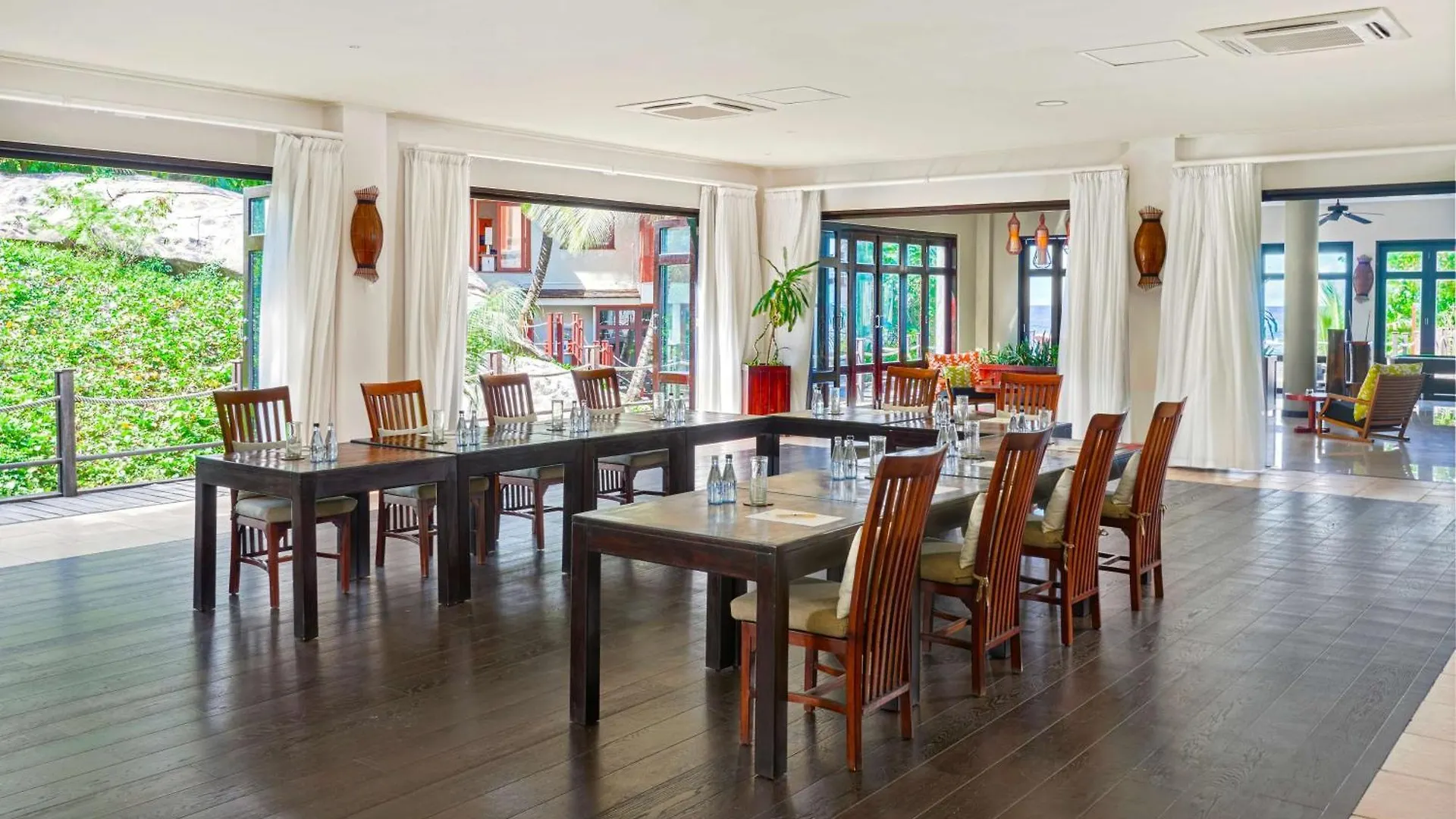 ****  Doubletree By Hilton Seychelles Allamanda Resort & Spa Takamaka Seychelles