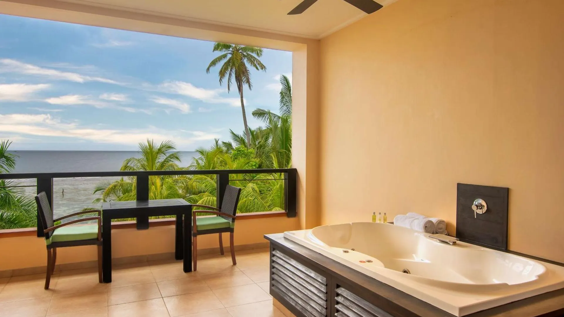 Doubletree By Hilton Seychelles Allamanda Resort & Spa Takamaka