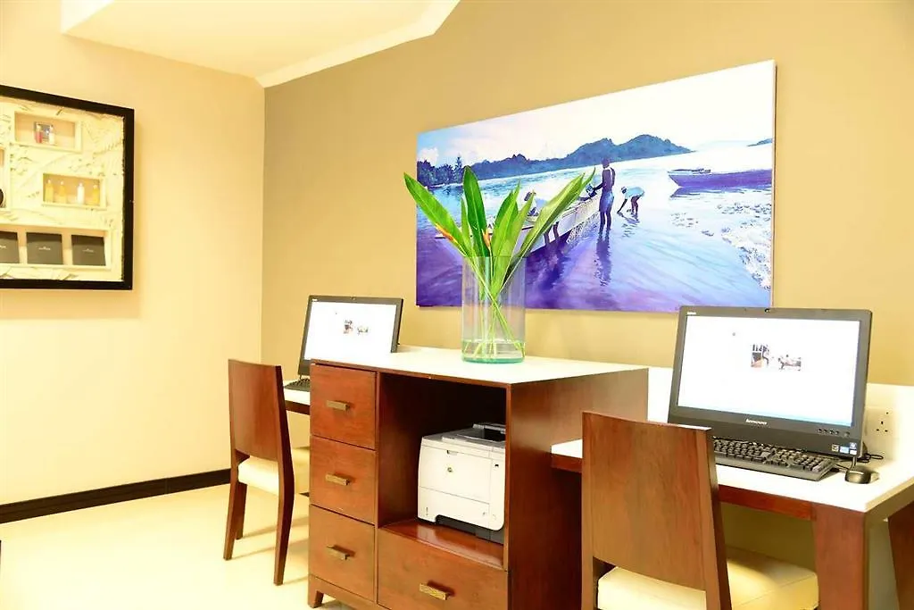 Doubletree By Hilton Seychelles Allamanda Resort & Spa Takamaka 4*,  Seychelles