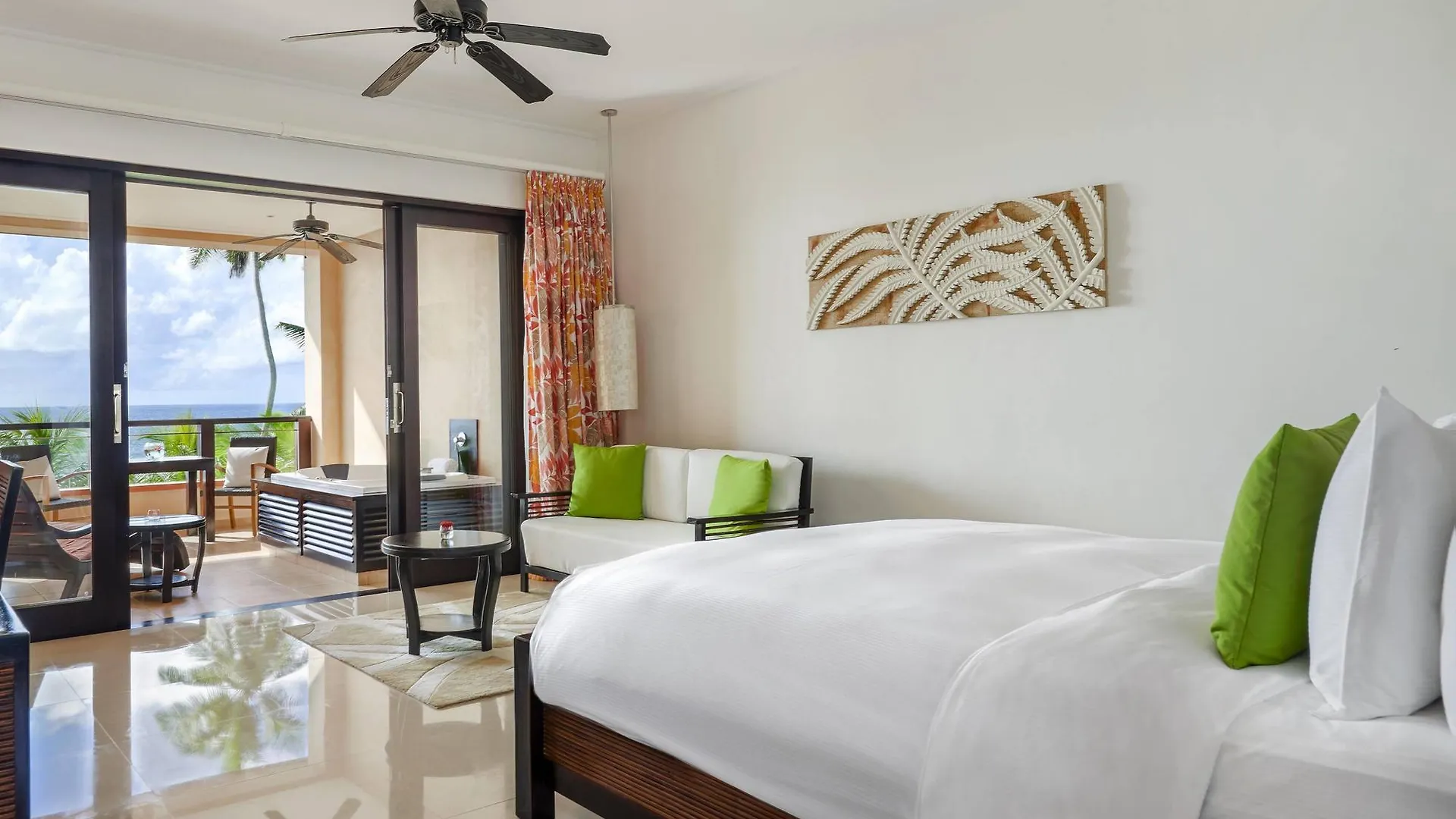 Doubletree By Hilton Seychelles Allamanda Resort & Spa Takamaka 4*,